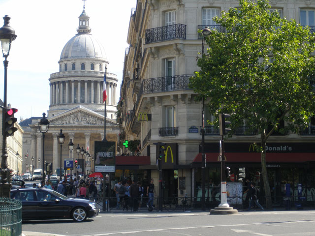 paris SAINT MICHEL mcdonald